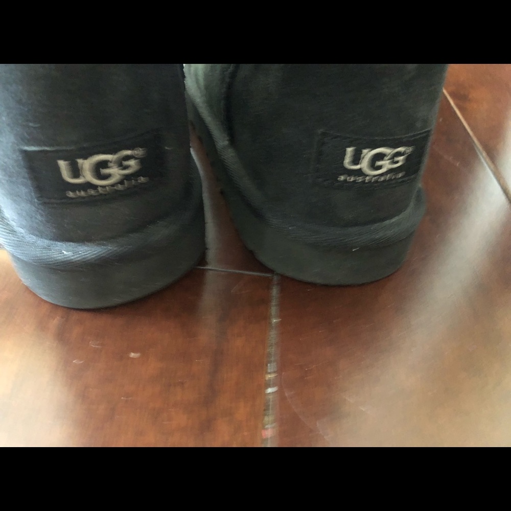 uggs - Picture 2 of 2